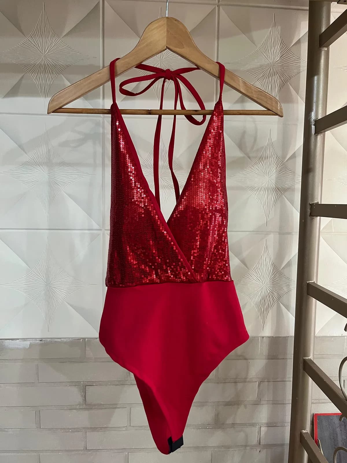 Body rojo lentejuelas