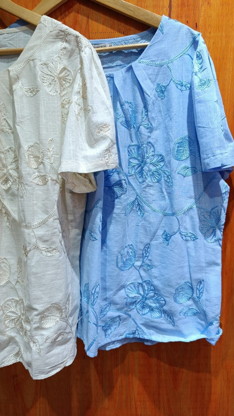 Blusas bordadas