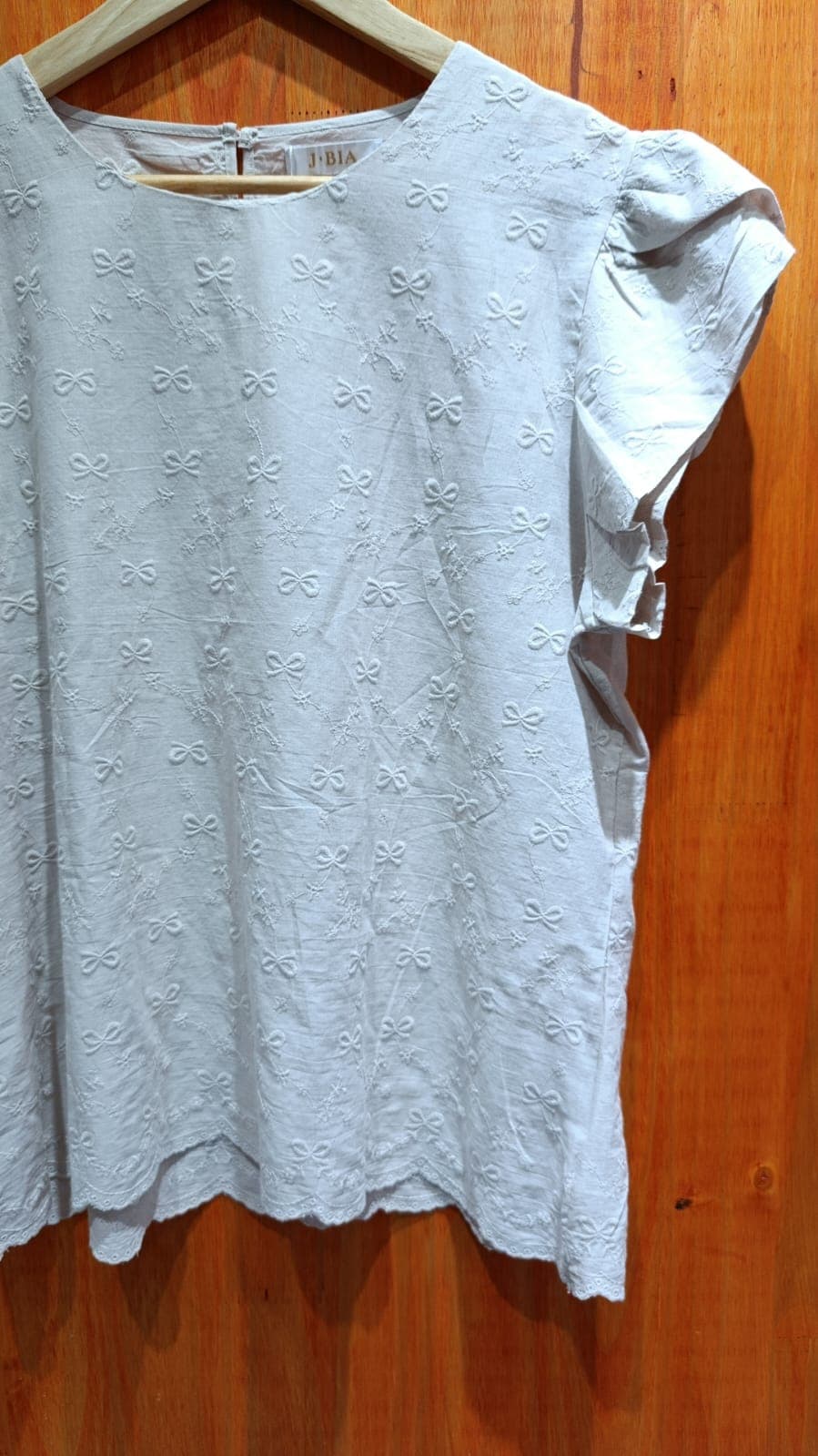Blusa bordada con mangas